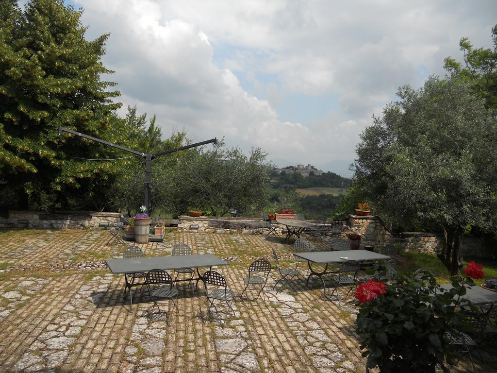 Villa Il Giardino Degli Ulivi à Castelraimondo Extérieur photo